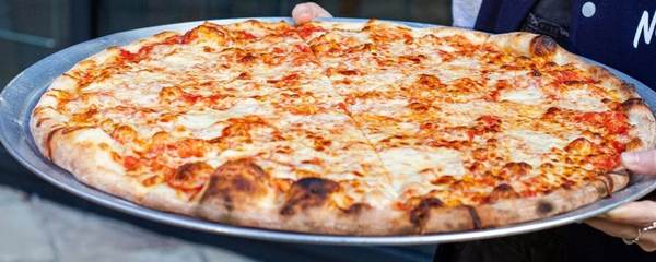 Pizza La Romagnola — margherita e pizze con farcitura a San Clemente