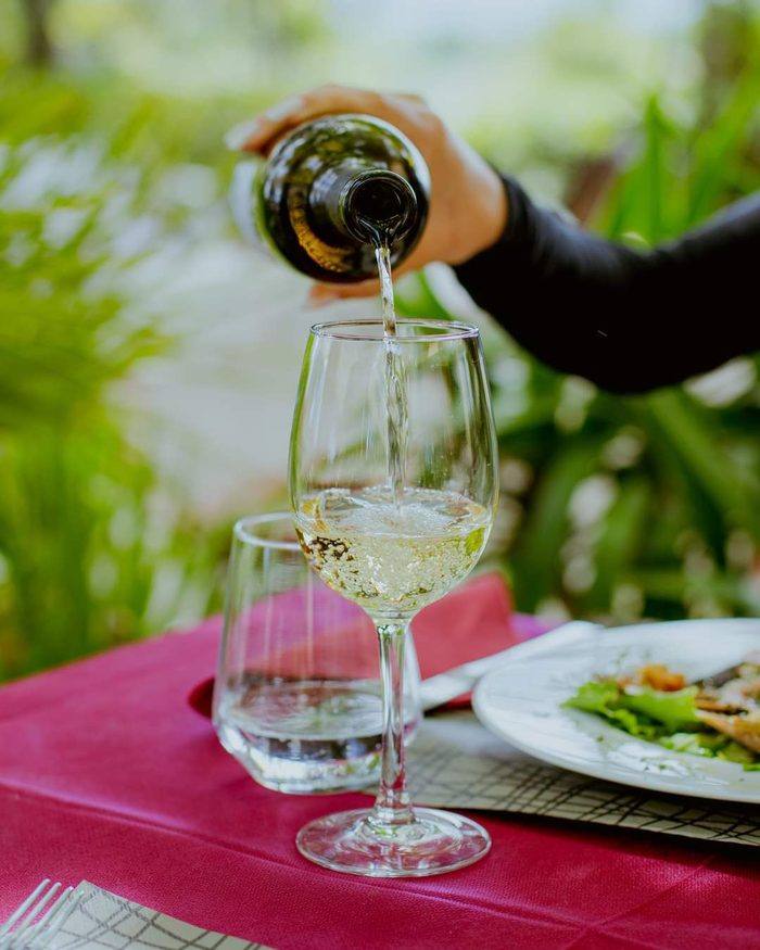Vino della casa — pranzo in giardino